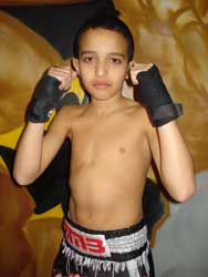 belgacem zakaria boxeur muay thai rmboxing classe educatif