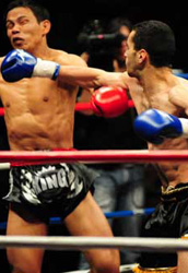 Coup de poing direct Sofian Seboussi (Team RMB) vs Rambo au Contender 2008