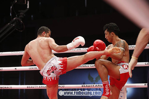 Yetkin Ozkul RMBOXING vs Pakorn Sakyothin au championnat du monde à Monte Carlo