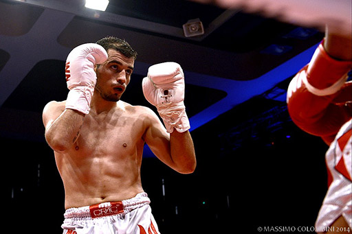 Yetkin Ozkul RMBOXING vs Pakorn Sakyothin au championnat du monde à Monte Carlo