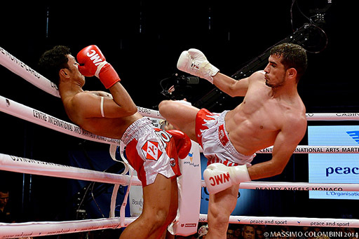 Yetkin Ozkul RMBOXING vs Pakorn Sakyothin au championnat du monde à Monte Carlo