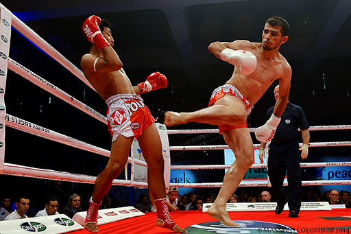 Yetkin Ozkul RMBOXING vs Pakorn Sakyothin au championnat du monde à Monte Carlo