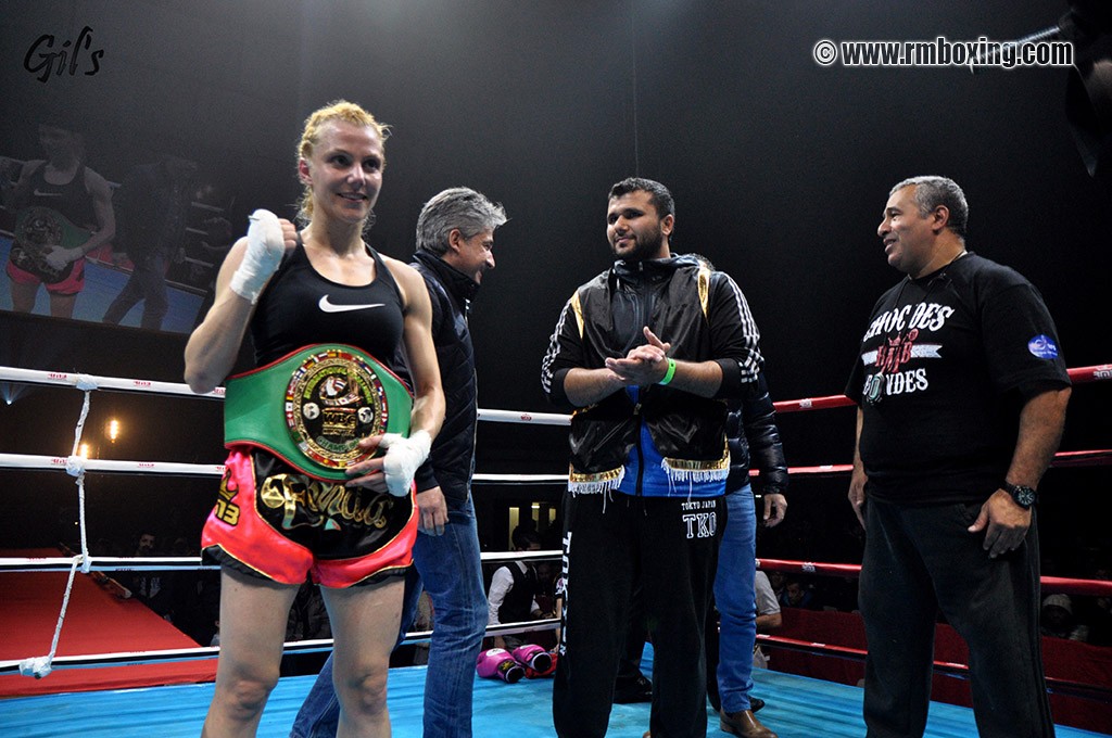 funda diken rmboxing championne WBC  au choc des légendes 2015