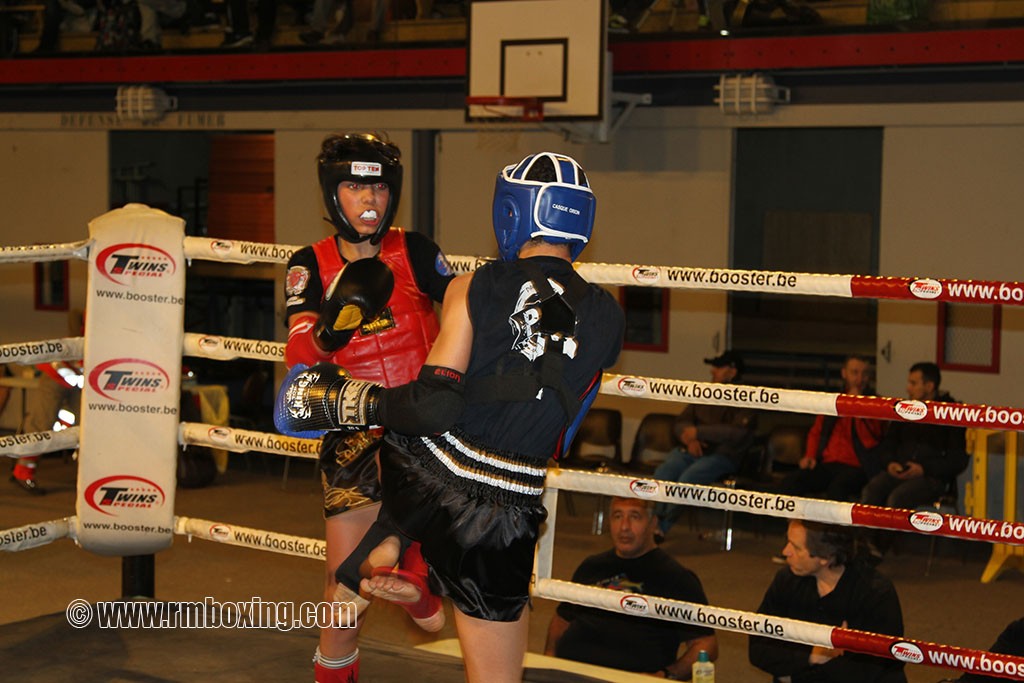  samy sbisa rmboxing champion d'ile de france de muay thai 