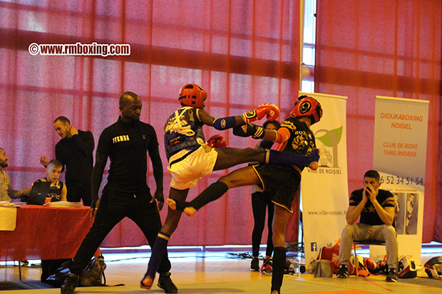 demba dembele mboxing champion d'île de france  muay thai