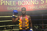 Kaba Amadou énorme au Lumpinee à Bangkok