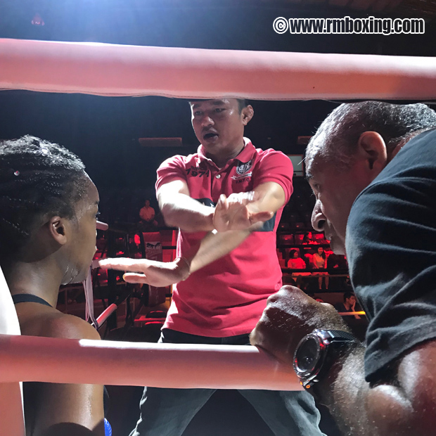 Alicia Benoit rmboxing vainqueur Bangkok Rachid Saadi Rmb Team of Champions